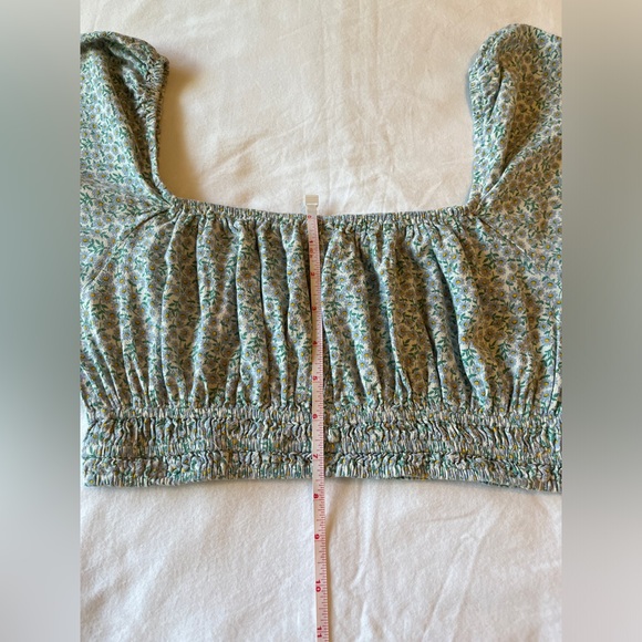 Urban Outfitters “Phoebe” Puff Sleeve Floral Print Crop Top Size M Medium EUC - Picture 7 of 9